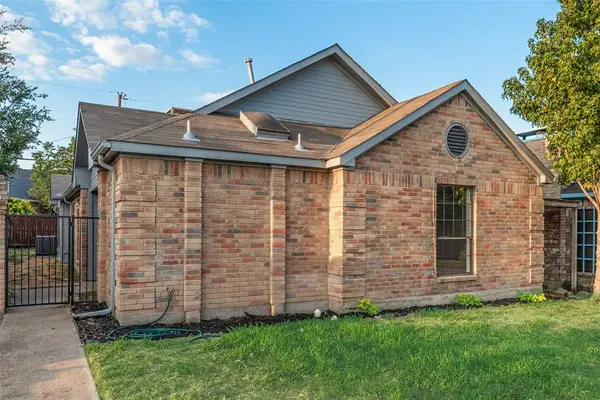 2525 W Oakdale Road, Irving, TX 75060