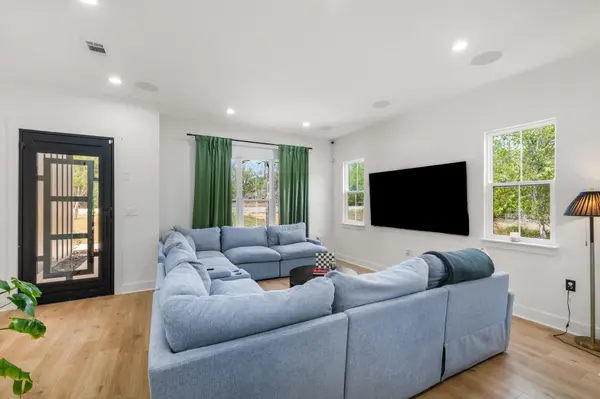 587 W Keanahalululu LN, Bastrop, TX 78602