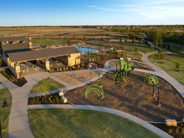 913 Emory Crossing BLVD, Hutto, TX 78634