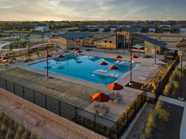 913 Emory Crossing BLVD, Hutto, TX 78634