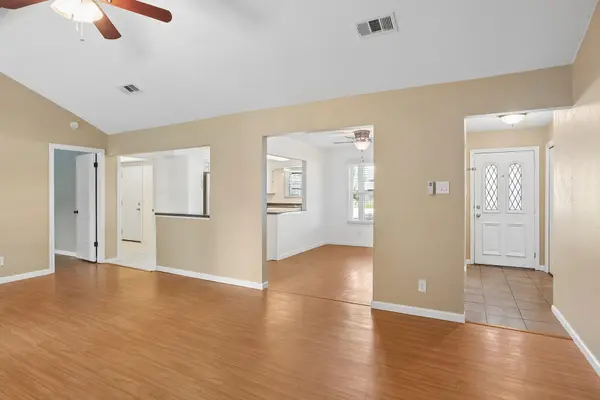 901 Ramble Creek DR, Pflugerville, TX 78660