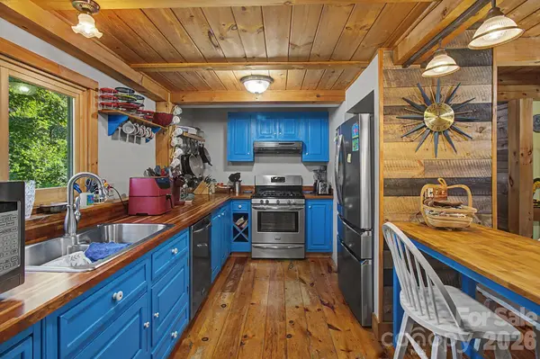 270 Upper Herron Cove RD, Weaverville, NC 28787