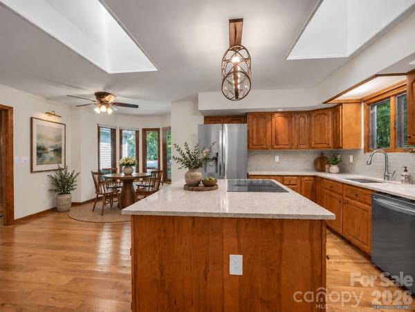 119 Rome CT, Lake Lure, NC 28746