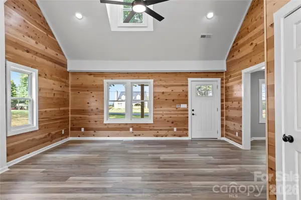 4752 W Old US 421 HWY, Hamptonville, NC 27020
