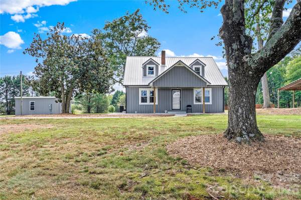 4752 W Old US 421 HWY, Hamptonville, NC 27020