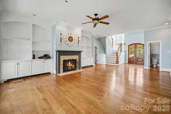 16101 Whitesail DR, Charlotte, NC 28278