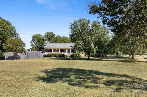 131 Patrick RD, Gastonia, NC 28056