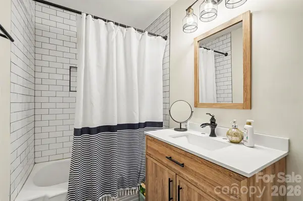 2000 Clay ST, Kannapolis, NC 28083
