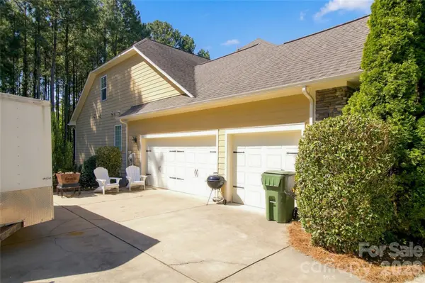 108 Hidden Pines DR, Mount Holly, NC 28120