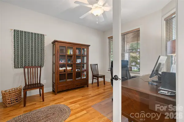 18 Champion CT, Waynesville, NC 28786