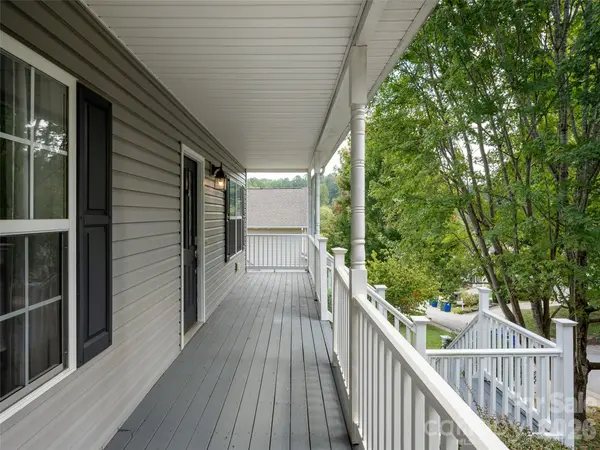 44 Ridgeland LN, Asheville, NC 28805