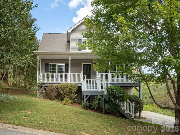 44 Ridgeland LN, Asheville, NC 28805