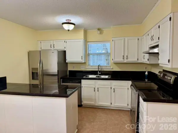 8288 Golf Ridge DR, Charlotte, NC 28277
