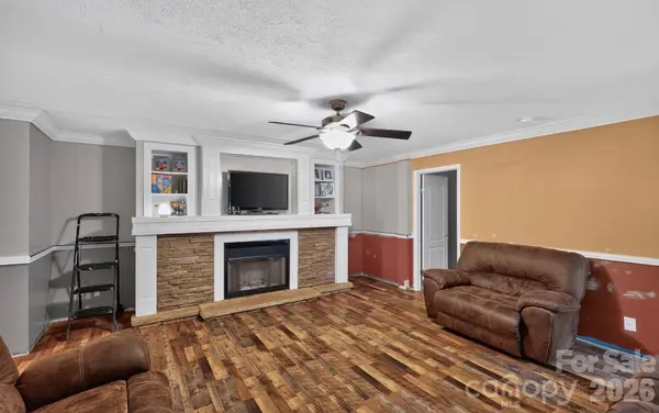 35 Bass DR, Weaverville, NC 28787