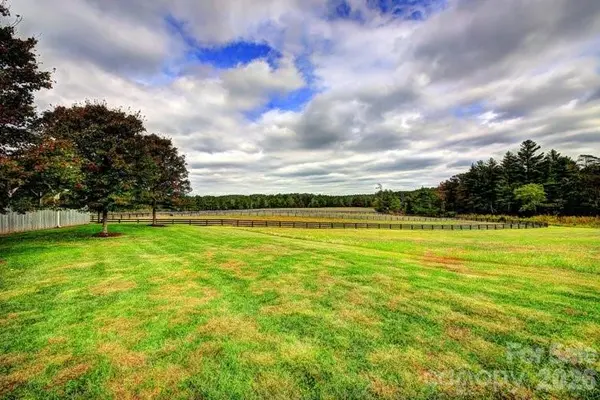 2540 Paddock CIR, Morganton, NC 28655