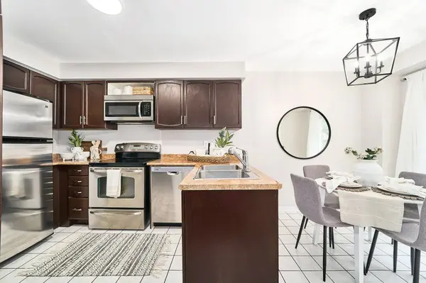 102 Timber Mill AVE, Whitby, ON L1R 2H4