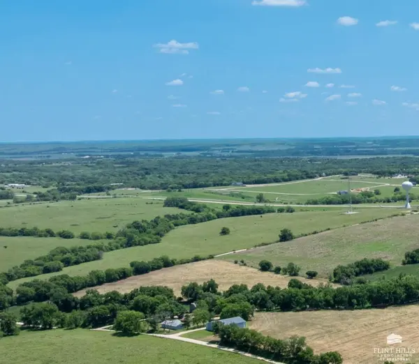 0000 Appleyard, Wamego, KS 66547