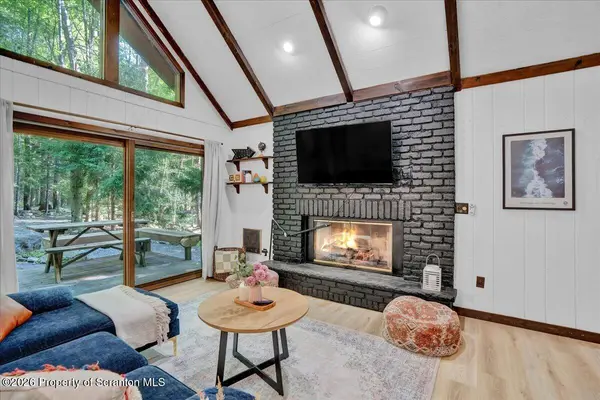58 Sheffick RD, Gouldsboro, PA 18424