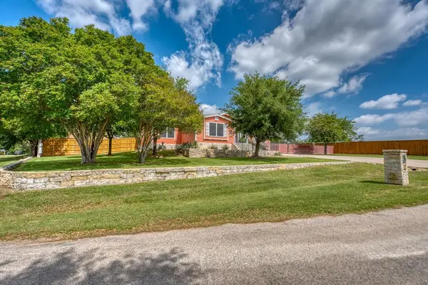 826 Sandy Mountain DR, Sunrise Beach, TX 78643