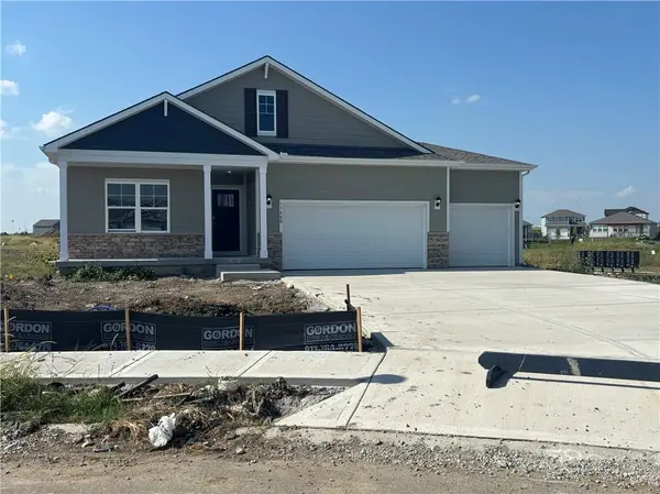 17800 Green RD, Gardner, KS 66030