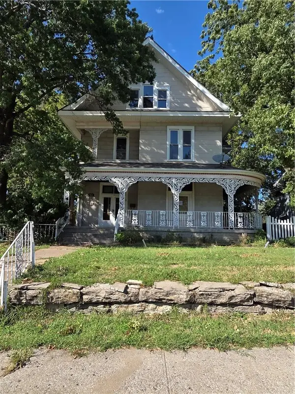 902 W Maple AVE, Independence, MO 64050