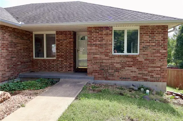 1506 Emerald WAY, Warrensburg, MO 64093