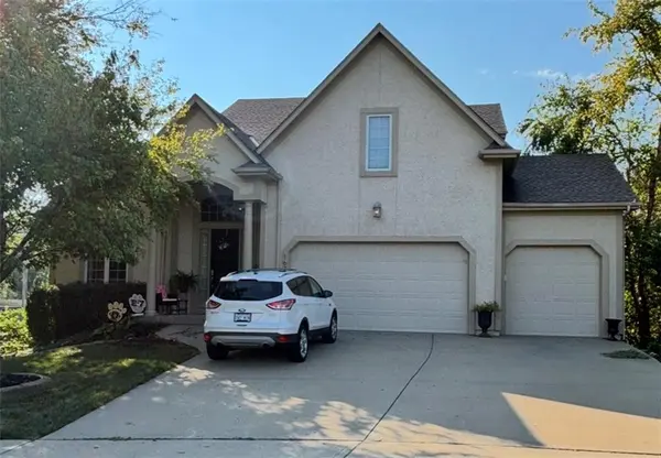 16220 Birch ST, Overland Park, KS 66085