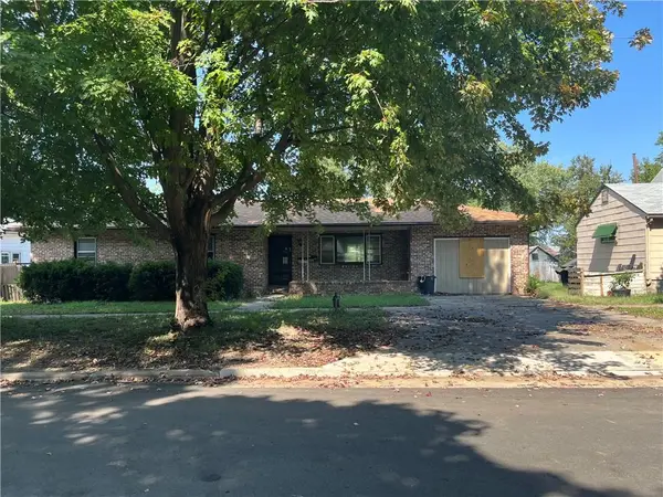 215 W 2nd AVE, Garnett, KS 66032