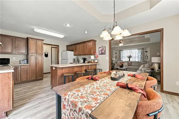 516 Emerson DR, Belton, MO 64012