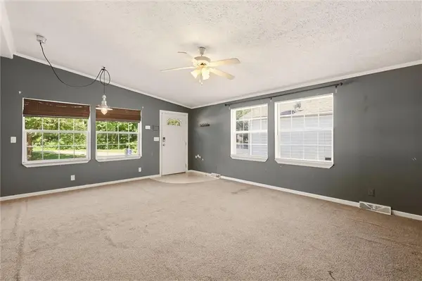 7905 NW 122nd CT, Kansas City, MO 64163