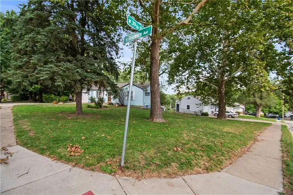 3901 N Delaware ST, Independence, MO 64050