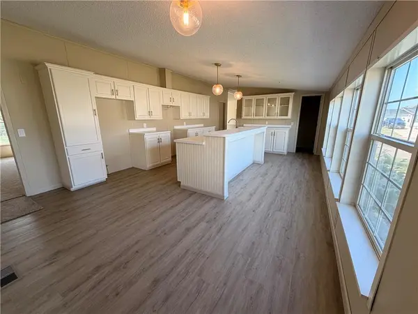 401 Sycamore CT, Oak Grove, MO 64075