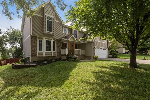 1533 Canterbury LN, Liberty, MO 64068