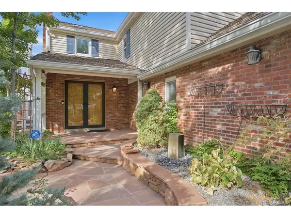 7039 S Locust, Centennial, CO 80112