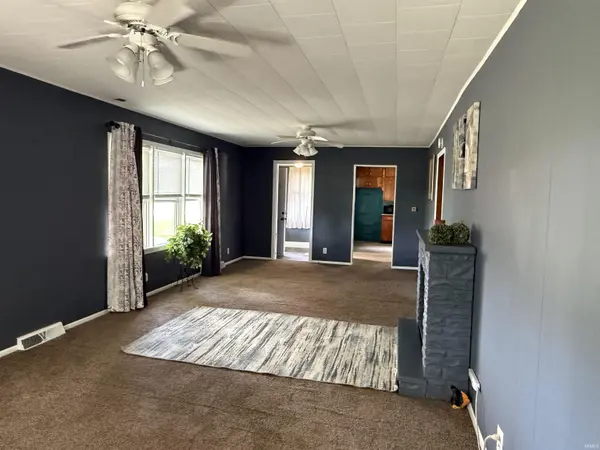11256 N 450 E ***, Syracuse, IN 46567