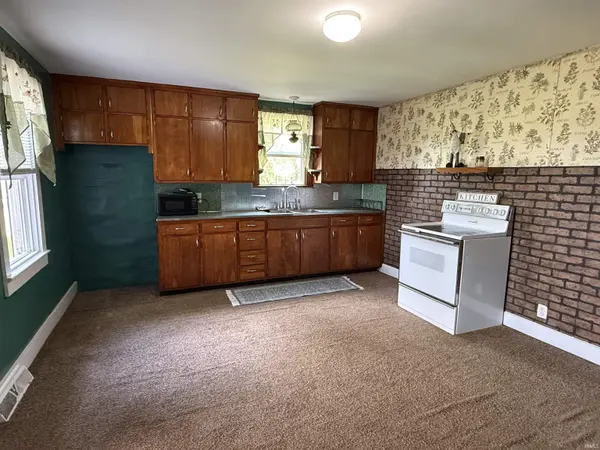 11256 N 450 E ***, Syracuse, IN 46567
