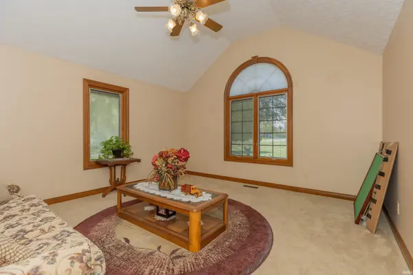 2022 S Center RD, Boonville, IN 47601