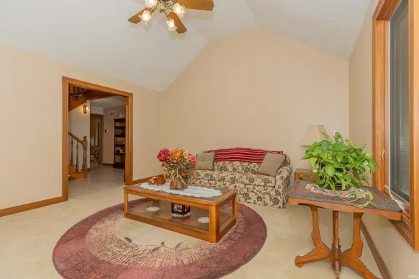 2022 S Center RD, Boonville, IN 47601