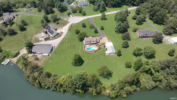 2022 S Center RD, Boonville, IN 47601
