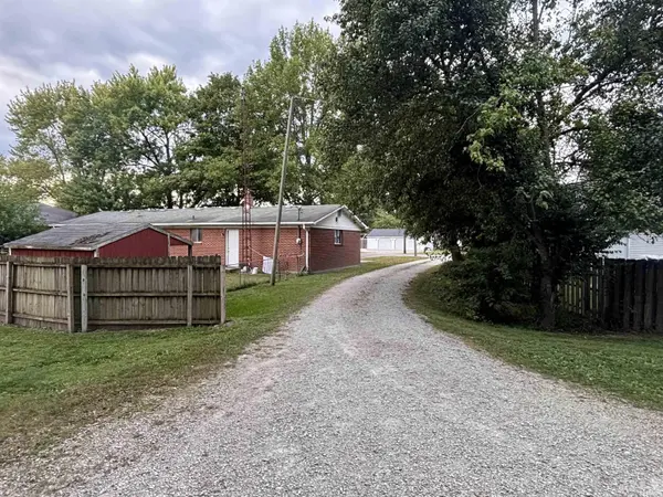 303 N Davis ST, Walton, IN 46994