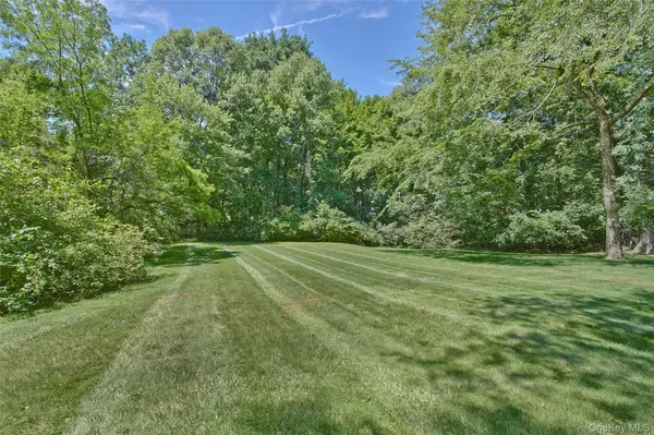 88 Brevoort RD, Chappaqua, NY 10514