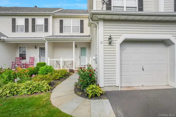 21 Osborne GLN, Poughquag, NY 12570