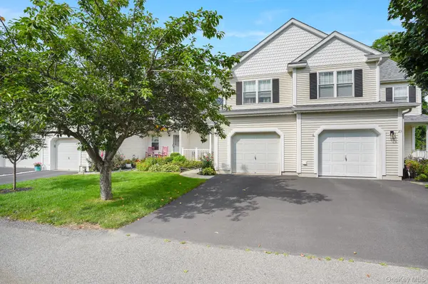 21 Osborne GLN, Poughquag, NY 12570
