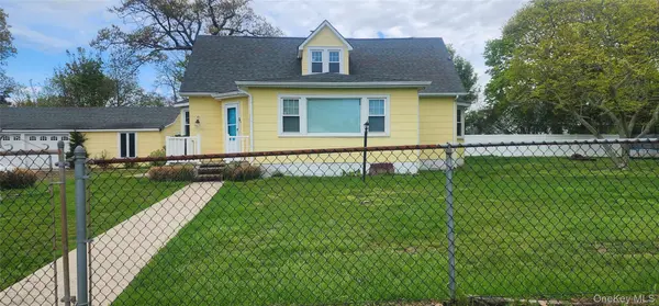 9 Babylon RD, Mastic Beach, NY 11951