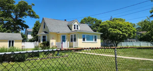 9 Babylon RD, Mastic Beach, NY 11951