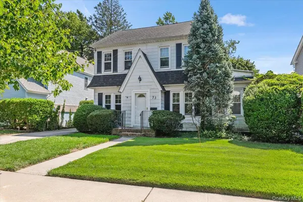 33 Lawrence AVE, Malverne, NY 11565