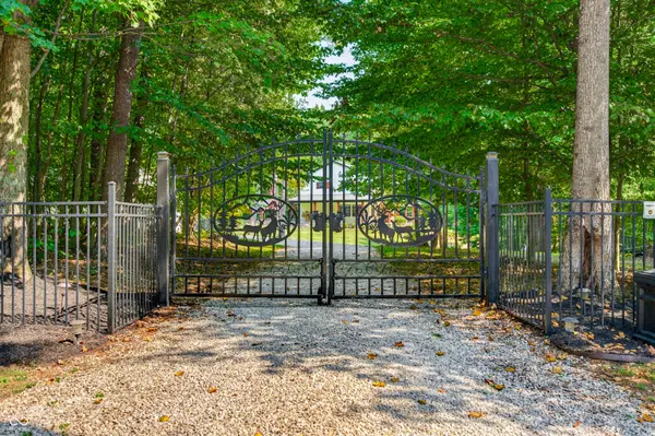 2265 Skyline DR, Nashville, IN 47448