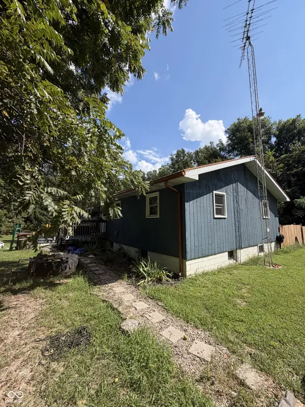 10951 Grotto RD, Brazil, IN 47834