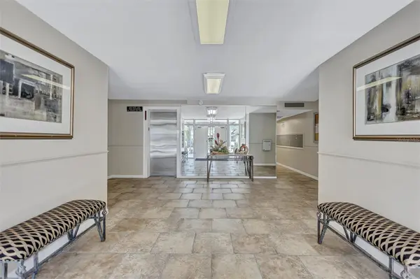 7461 W COUNTRY CLUB DR N #408, Sarasota, FL 34243