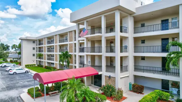 7461 W COUNTRY CLUB DR N #408, Sarasota, FL 34243